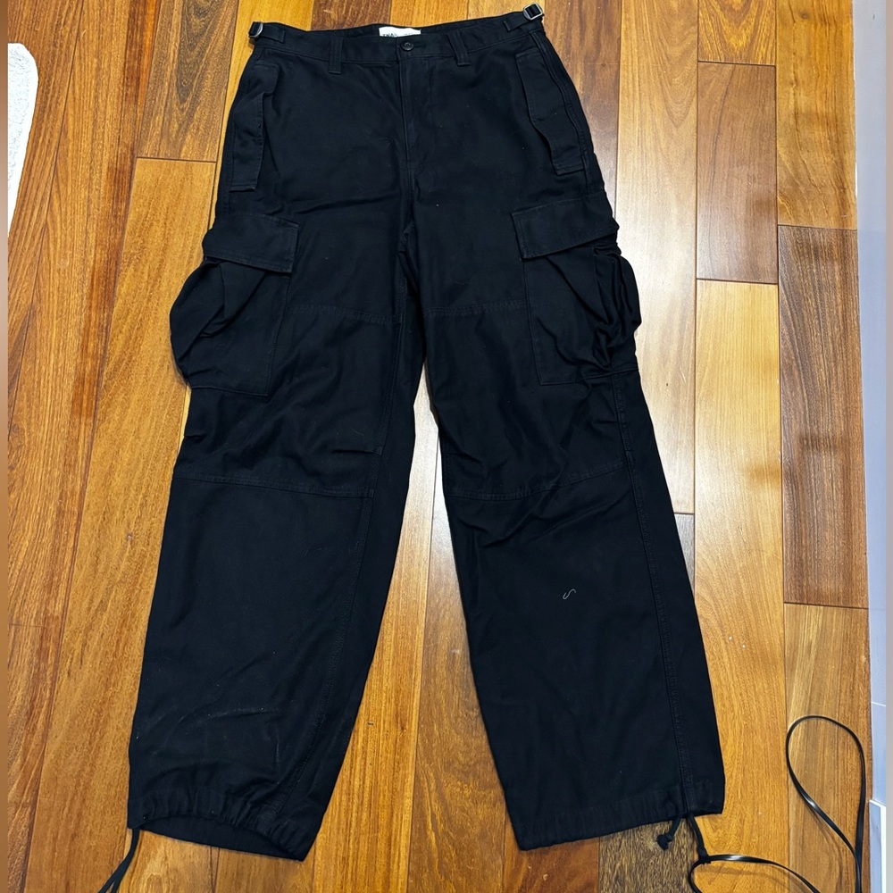 Aritzia Supply cargo pants in black